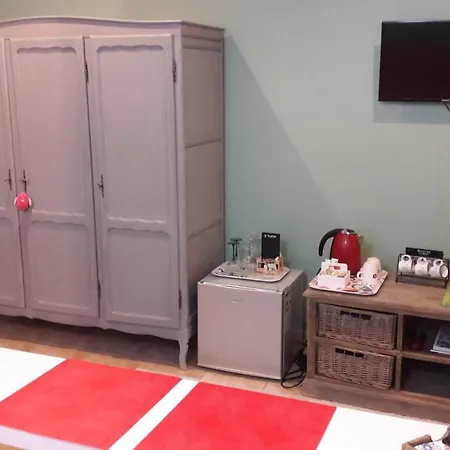 La Tomis Bed & Breakfast 3*